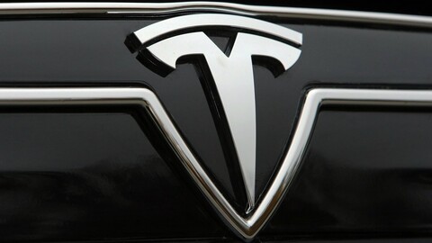 ¿Sabés cuántos autos vendió Tesla en 2021?