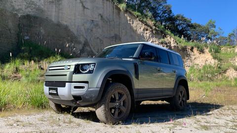 Land Rover Defender 2020 prueba off-road, el 4x4 de lujo también se luce en las rocas