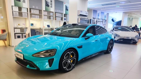 Xiaomi Automotive viene por Chile, anunciando su arribo entre 2028 y 2029