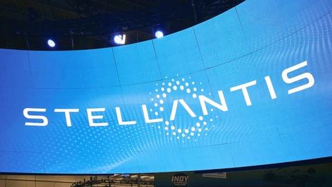 Stellantis y JLR buscan alianza para reducir costos