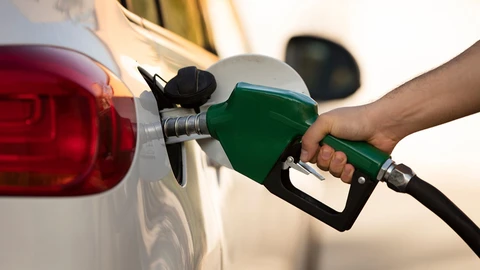 Los autos podrán electrificarse, pero el consumo de petróleo seguirá en aumento