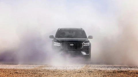 Geely presenta carga eléctrica de cuatro minutos para competir con BYD