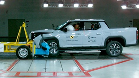 La pickup que compartirá base con la próxima VW Amarok argentina pasó por EuroNCAP