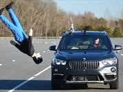 BMW X1 pasa vergüenza en prueba de detección de peatones de la IIHS