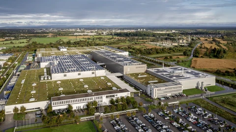 Mercedes-Benz inauguró una planta para reciclaje de baterías