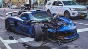 Aparatoso accidente de un Porsche Carrera GT las solitarias calles de New York
