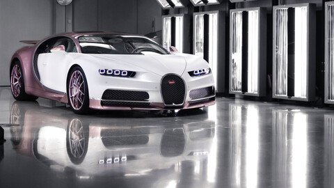 Un Bugatti Chiron con detalles color rosa, fue el detalle de un enamorado esposo
