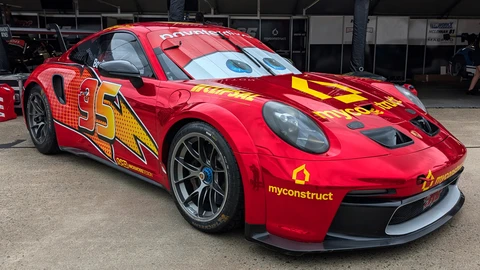 Porsche 911 GT3 Cup Australiana: Brett Boulton y su Homenaje al Rayo McQueen en Melbourne