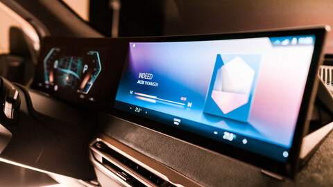 BMW iX ofrecerá nueva generación del sistema de infoentretenimiento iDrive