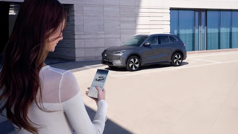 Geely ya cuenta en Chile con una App que permite controlar el auto desde el celular