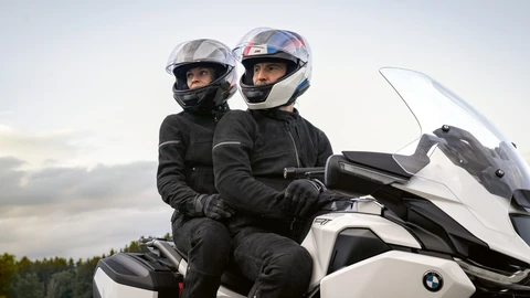 BMW Motorrad lanza en México su colección de ropa 2026 para ciudad, aventura y carretera
