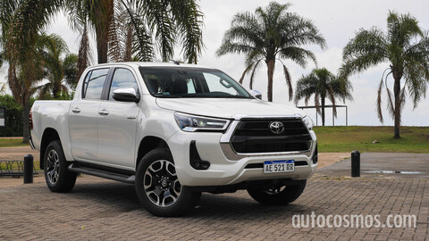 Test drive Toyota Hilux 2021: mejoras para llegar a ser líder