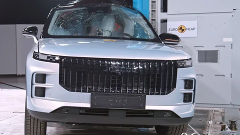 Industria Automotriz: JAECOO 7 PHEV Marca un Nuevo Estándar en Seguridad Híbrida