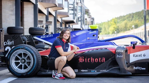 Tatiana Calderón vuelve a la Fórmula 2 con el respaldo de Karol G