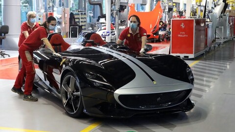 Ferrari le dará un bono a sus empleados por lo hecho en 2020