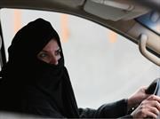 ¡Ya era hora! Las mujeres pueden manejar en Arabia Saudita
