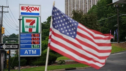 Es tan cara la gasolina en Estados Unidos, que la gente está evitando usar el automóvil