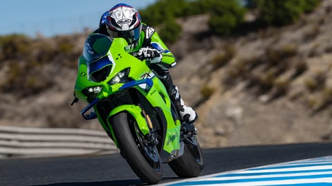 Bridgestone y Kawasaki elevan el desempeño de la Ninja ZX-10R con su neumático Battlax RS12