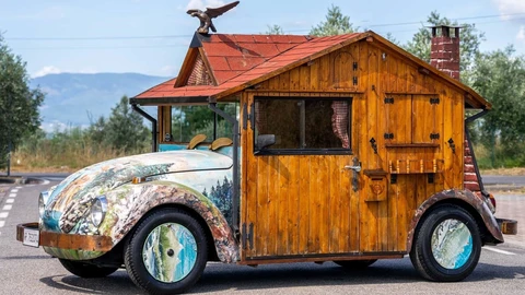 Un Volkswagen Escarabajo que hace honor al término "casa rodante"