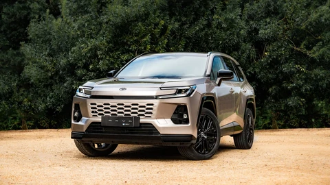 Toyota inició la venta en Chile de su primer modelo híbrido enchufable