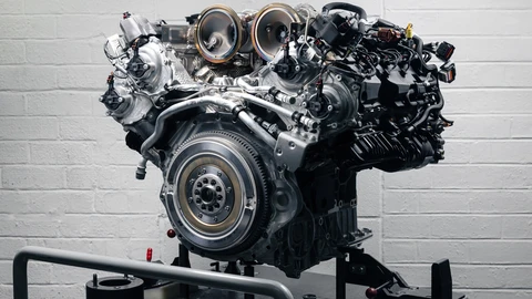 Bentley utilizará un V8 híbrido de 740 Hp en lugar del W12