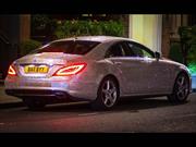 Rusa adinerada cubre su Mercedes-Benz con 1 millón de cristales de Swarovski