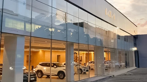 Kia inaugura nueva vitrina en Medellín