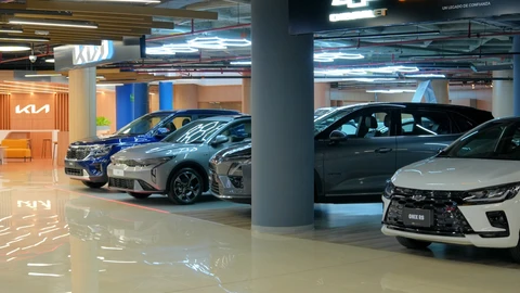 AutoPlaza llega a Mallplaza NQS: así es el nuevo formato retail para comprar carro en Bogotá