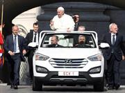 El nuevo Papamóvil es una Hyundai Santa Fe cabrio