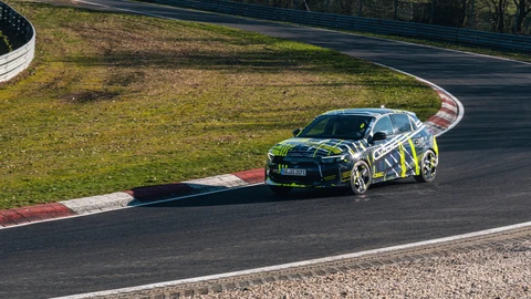 Opel Corsa GSE eléctrico afina su desempeño en Nürburgring antes de su debut en París 2026