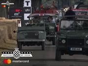 Land Rover presenta un desfile histórico en el Festival de la Velocidad de Goodwood