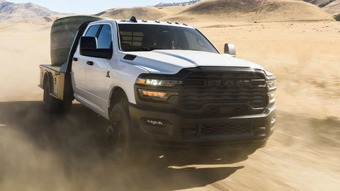 Ram 4000 2026 llega a México, una nueva pickup de trabajo pesado, conoce precios y versiones