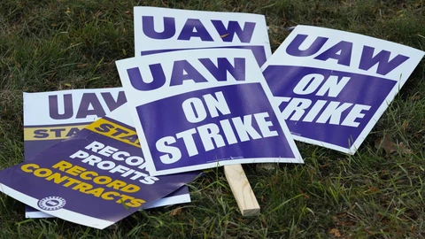 Una buena para los trabajadores: se levanta la huelga en automotrices de Estados Unidos