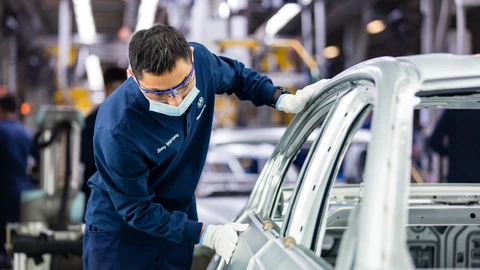 Trump presiona al T-MEC con nuevas reglas para autos fabricados en Norteamérica