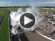 Video: Rompen récord Guinness de más autos quemando llanta