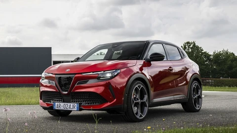 Alfa Romeo también cancela sus planes de electrificación total