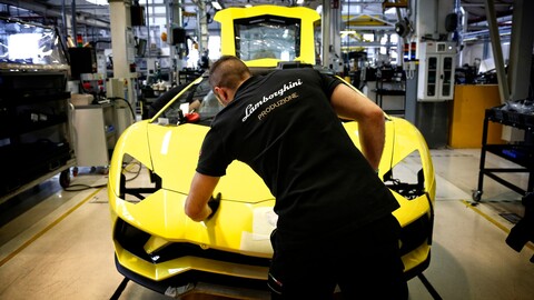 Sólo súper autos híbridos y eléctricos en el plan de Lamborghini