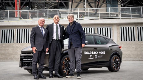 Cupra lanza la Formentor e-Hybrid para celebrar regreso del Barça al Spotify Camp Nou