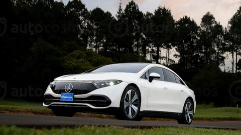 Mercedes-Benz saca el pie del acelerador con la producción de los EQS y Clase S