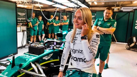 Video - Una mujer volvió a conducir un F1 por primera vez en cinco años