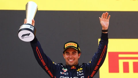 Ayudar a Verstappen en el GP de España, clave en la renovación de contrato de Checo Pérez