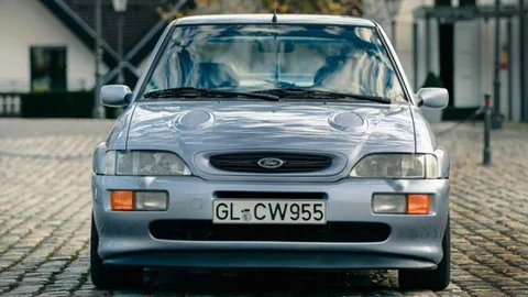 Se subastó el último Ford Escort RS Cosworth