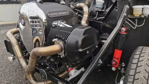 Este Mini clásico estrena el motor de una BMW R18