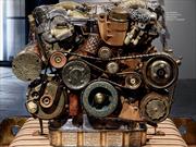 Motor V12 Mercedes-Benz fabrivcado de madera y fósiles