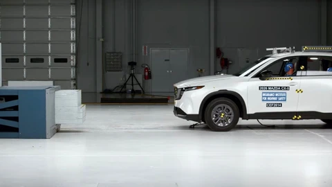Mazda CX-5 2026 obtiene el Top Safety Pick+ del IIHS tras superar las pruebas más exigentes