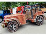 Jeep Wrangler creado con latas de comida 