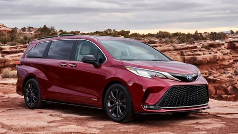 Profeco y Toyota llaman a revisión a 13 mil unidades de Toyota Sienna HEV en México