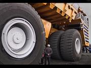 BelAZ 75710, el camión de volteo más grande del mundo