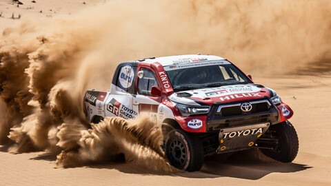 Toyota vuelve al Dakar con la nueva Hilux
