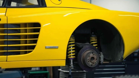 KW Automotive lanza un kit de amortiguadores modernos para el Ferrari Testarossa